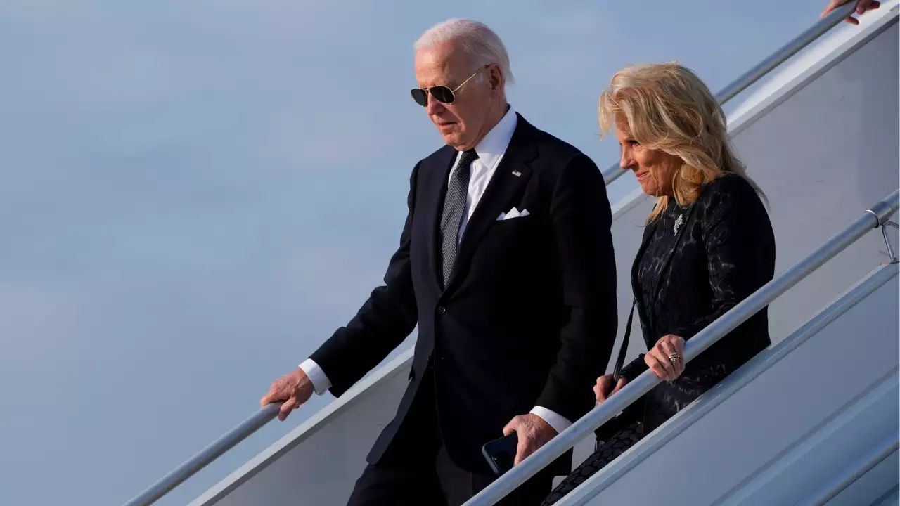 Read more about the article The Walls Are Quickly Closing in on Biden